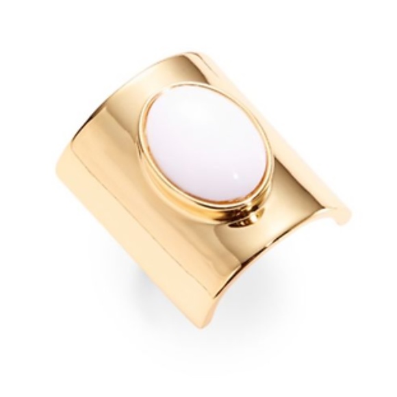 TRINA TURK Gold Tone And  White Agate/Onyx Ring - Picture 10 of 10